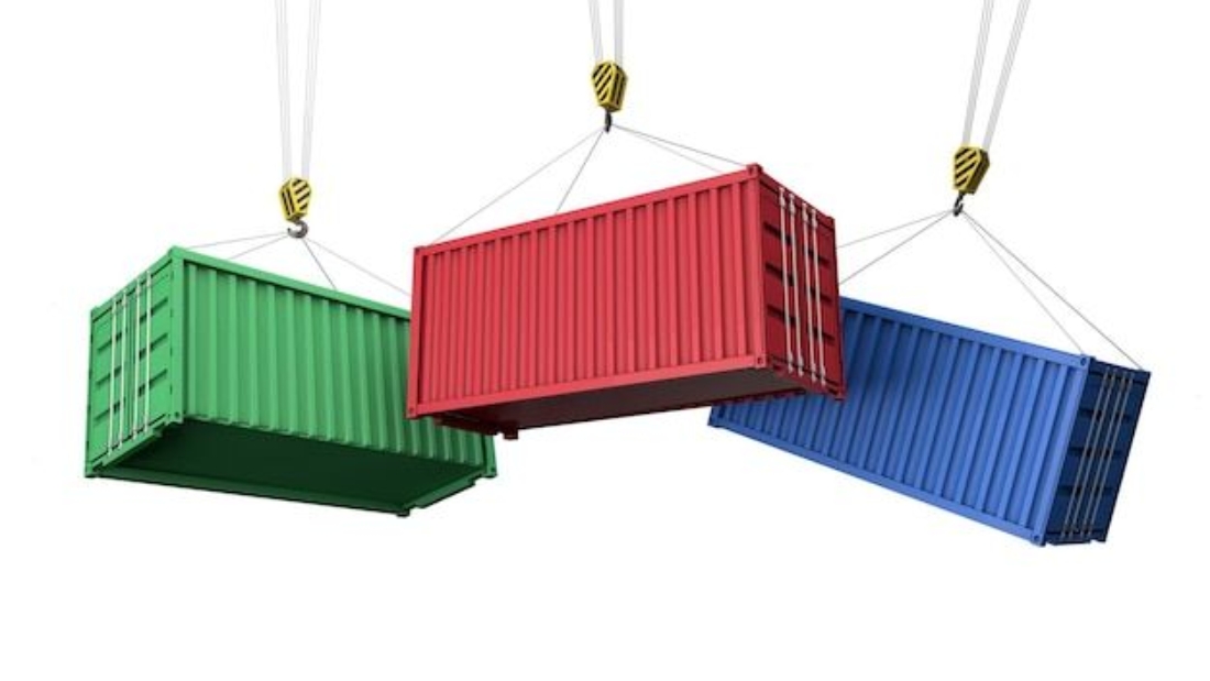 Транспортные контейнеры, висящие на кране, доставка бизнеса, концепция d рендеринга _ Премиум фото